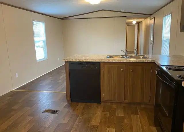 Property at Pine Hills - 1720 S Pinetree Blvd, Thomasville, GA, 31792, 3 beds, 2 baths, [object Object]
