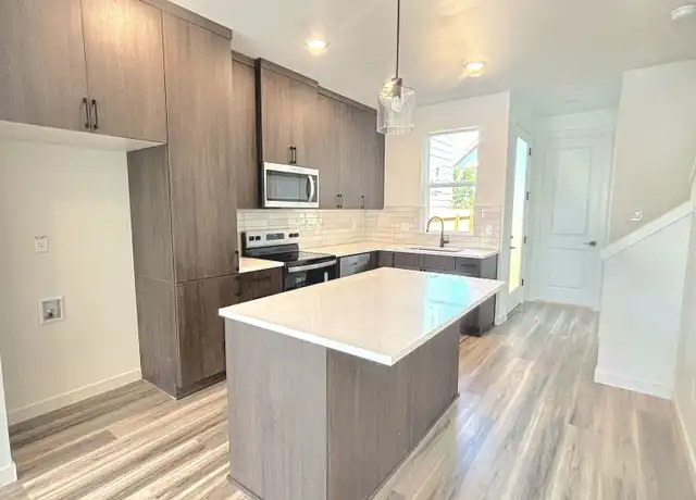 Property at 2907 N Russet St Unit A, Portland, OR, 97217, 3 beds, 3.5 baths, [object Object]