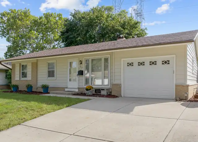 Property at 1031 Maple Ln, Elk Grove Village, IL, 60007, 3 beds, 1 bath, [object Object]