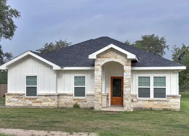Property at 134 County Road 6813, Natalia, TX, 78059, 4 beds, 2 baths, [object Object]