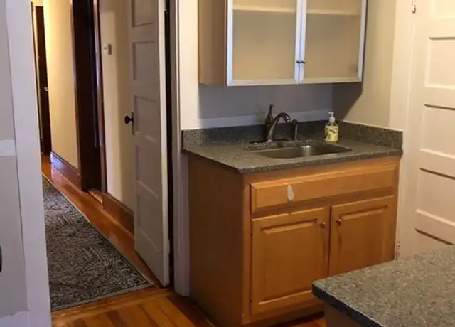 Property at 27 Lloyd Rd Unit 3, Watertown, MA, 02472, 1 bed, 1 bath, [object Object]