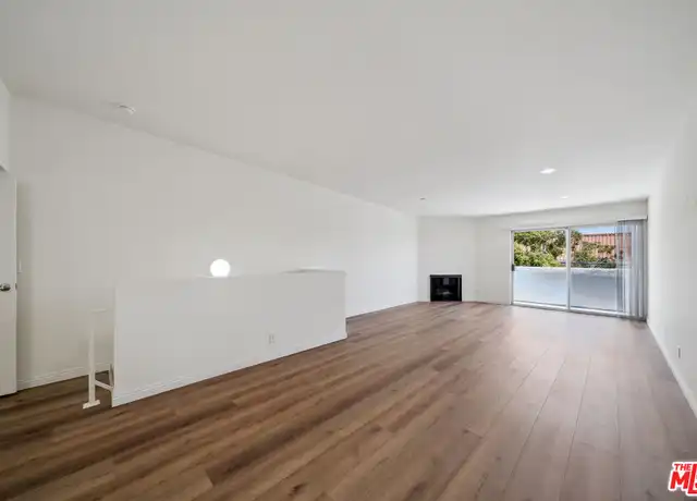 Property at 870 Crenshaw Blvd Unit 214, Los Angeles, CA, 90005, 2 beds, 2 baths, [object Object]