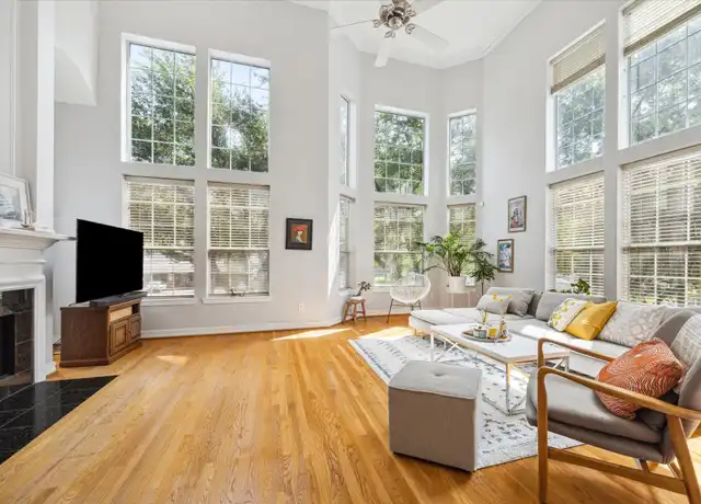 Property at 422 McGowen St, Houston, TX, 77006, 3 beds, 2.5 baths, [object Object]