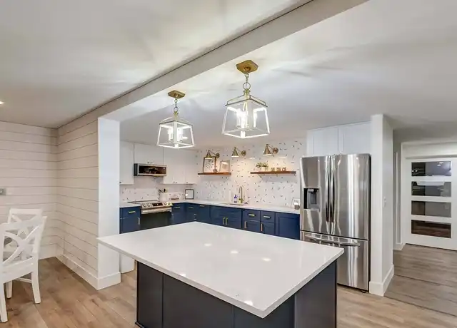 Property at Castlewood Apartments - 17600 Detroit Ave, Lakewood, OH, 44107, 2 beds, 1 bath, [object Object]