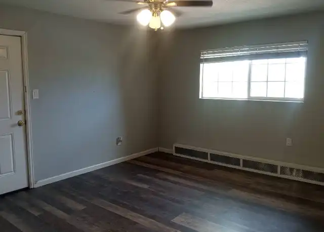 Property at 4050 Airport Rd Unit 4, Colorado Springs, CO, 80910, 2 beds, 1 bath, [object Object]