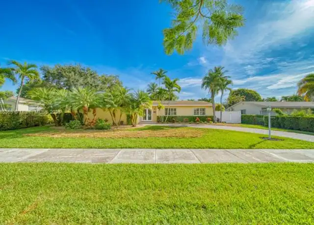 Property at 10355 SW 97th St, Miami, FL, 33176, 3 beds, 2 baths, [object Object]