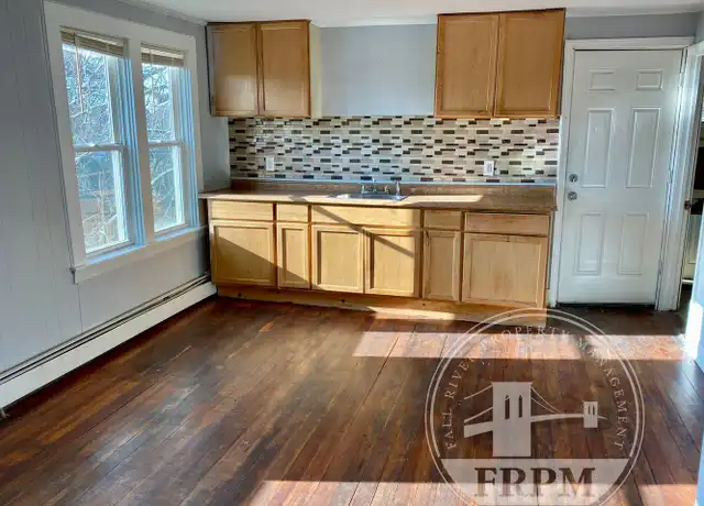 Property at 142 School St Unit 3, Taunton, MA, 02780, 3 beds, 1 bath, [object Object]