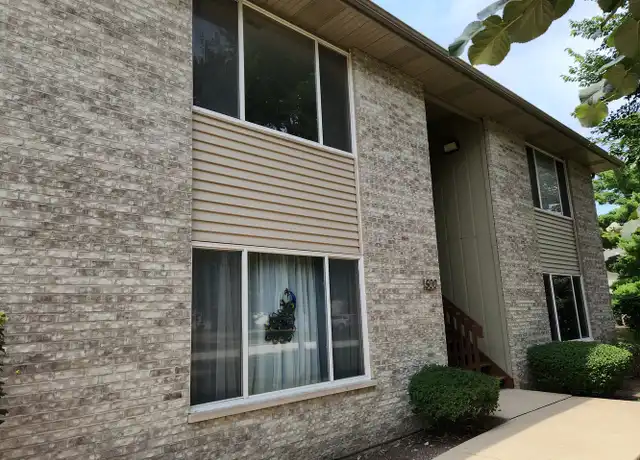 Property at 500 Westwood Ct Unit B, Crystal Lake, IL, 60014, 2 beds, 2 baths, [object Object]