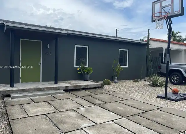 Property at 6321 SW 43rd St, Miami, FL, 33155, 2 beds, 1 bath, [object Object]