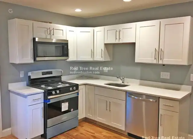 Property at 31 Bacon St Unit 1, Watertown, MA, 02472, 2 beds, 1 bath, [object Object]