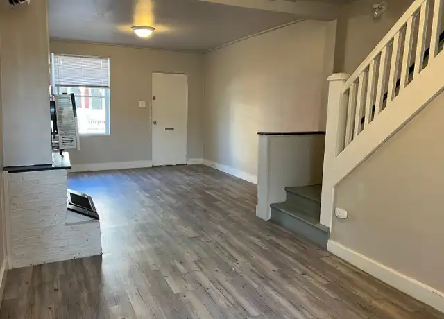 Property at 521-1/2 Green St, Lancaster, PA, 17602, 2 beds, 1 bath, [object Object]