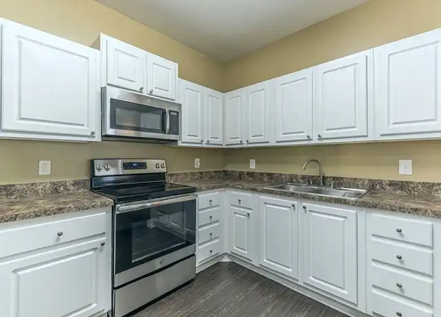 Property at 130 TreePark Cir, Flowery Branch, GA, 30542, 2 beds, 2-2.5 baths, [object Object]