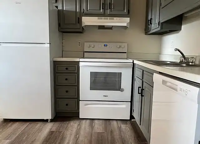 Property at Stone Ridge Apartments- Convenient Location - 717 Sterling Rd, Roanoke, VA, 24014, 1 bed, 1 bath, [object Object]