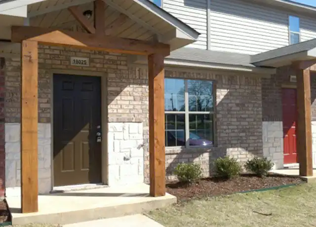 Property at 18027 Loring Ln, Lindale, TX, 75771, 1 bed, 1.5 baths, [object Object]
