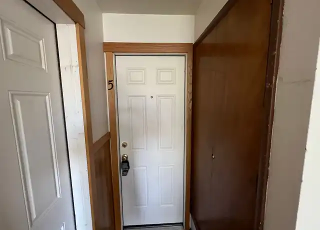 Property at 914 E 18th Ave Unit 5, Eugene, OR, 97403, 1 bed, 1 bath, [object Object]