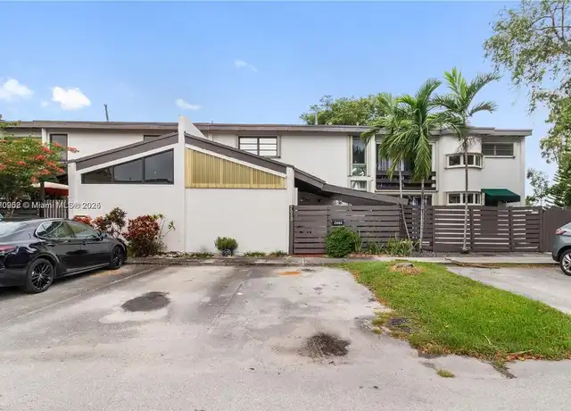 Property at 7010 SW 112th Ct Unit 7010, Miami, FL, 33173, 2 beds, 1 bath, [object Object]