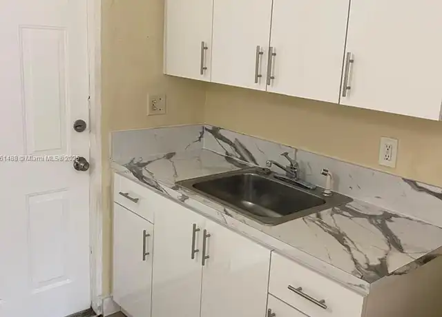 Property at 1111 SW 2nd St Unit 1111, Homestead, FL, 33030, 2 beds, 1 bath, [object Object]