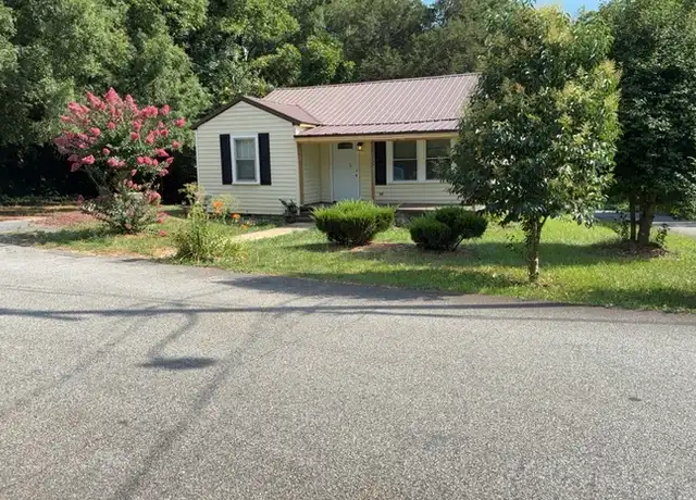 Property at 715 Delia St, Anderson, SC, 29624, 2 beds, 1 bath, [object Object]