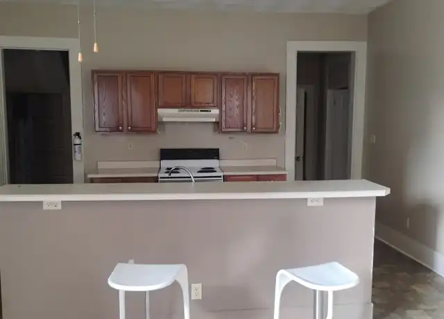 Property at 104 E Mechanic St, Shelbyville, IN, 46176, 1 bed, 1 bath, [object Object]