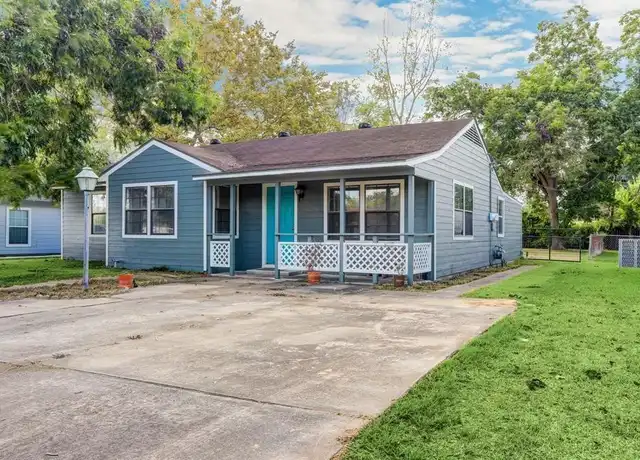 Property at 1236 San Felipe St, Angleton, TX, 77515, 3 beds, 2 baths, [object Object]