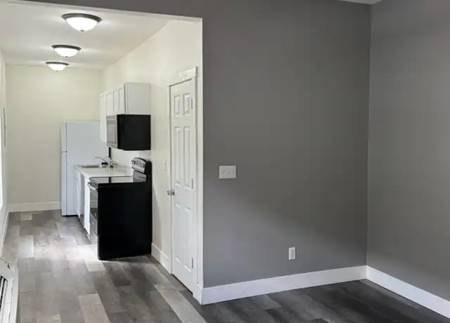 Property at 702 9th St SW Unit 1, Cedar Rapids, IA, 52404, 1 bed, 1 bath, [object Object]