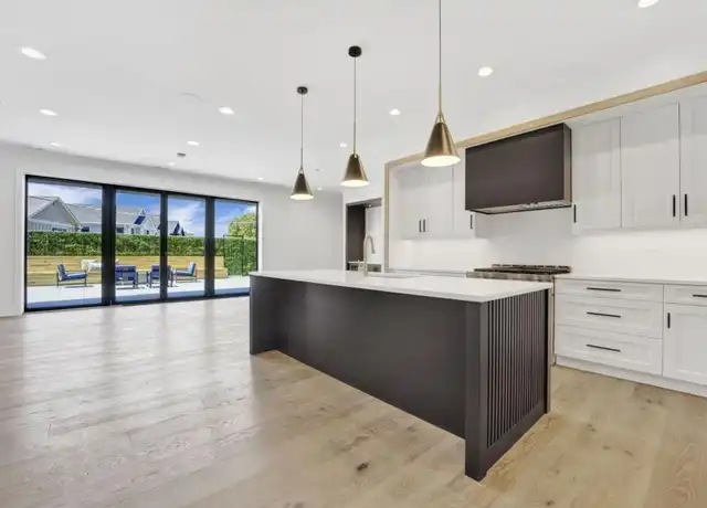 Property at 4920 N Lincoln Ave, Chicago, IL, 60625, 3 beds, 2 baths, [object Object]