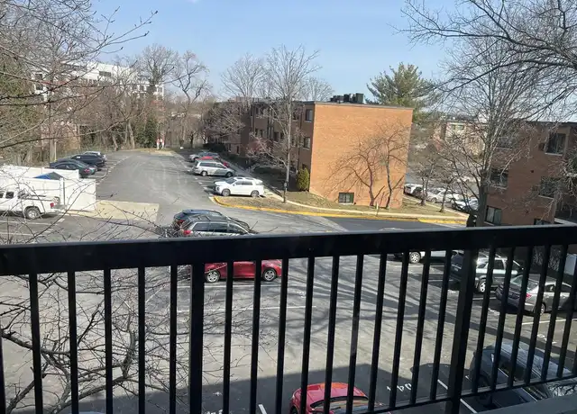 Property at 3242 S 28th St #404, Alexandria, VA, 22302, 1 bed, 1 bath, [object Object]