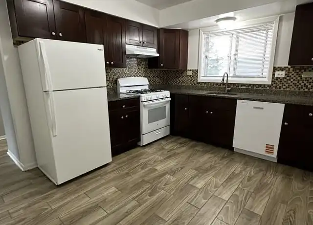 Property at 1306 Carol St Unit 2B, Park Ridge, IL, 60068, 2 beds, 1 bath, [object Object]