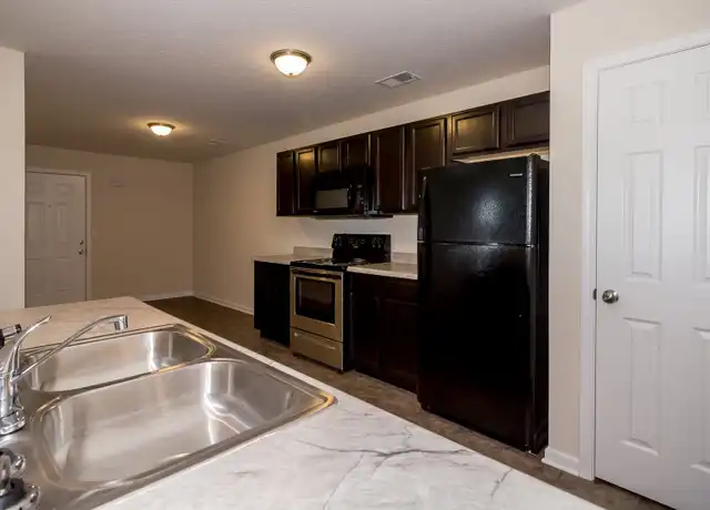 Property at 100 Boyd Pl #7, Winchester, KY, 40391, 2 beds, 2 baths, [object Object]