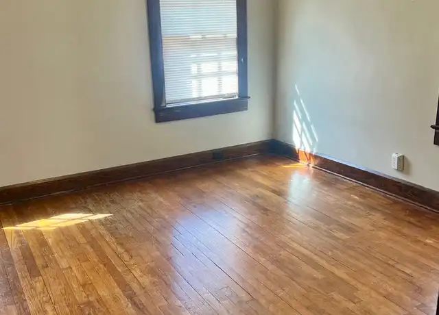 Property at 717 N Sherrod Ave Apt B, Florence, AL, 35630, 2 beds, 1 bath, [object Object]