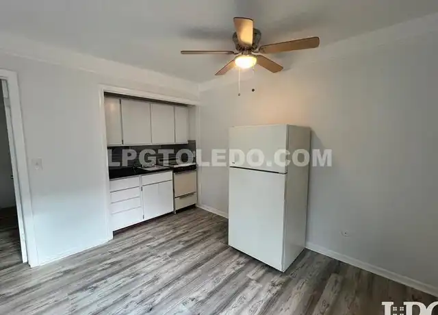 Property at 648 Eleanor Ave Unit 2, Toledo, OH, 43612, 1 bed, 1 bath, [object Object]