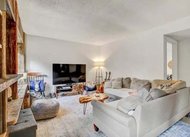 Property at 3317 S Oak Dr Unit A, Austin, TX, 78704, 2 beds, 1 bath, [object Object]