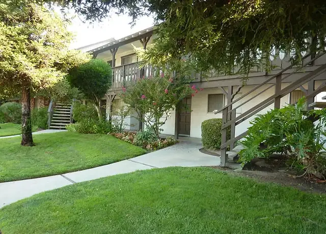 Photo of 2777 Willow Ave, Clovis, CA 93612