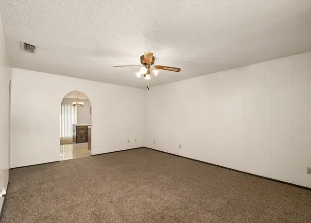 Photo of 2777 Willow Ave, Clovis, CA 93612