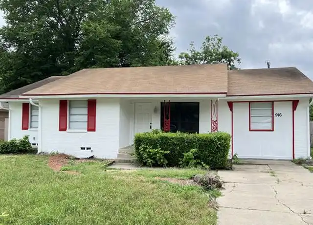 Property at 916 Manhattan Dr, Denton, TX, 76209, 4 beds, 2 baths, [object Object]
