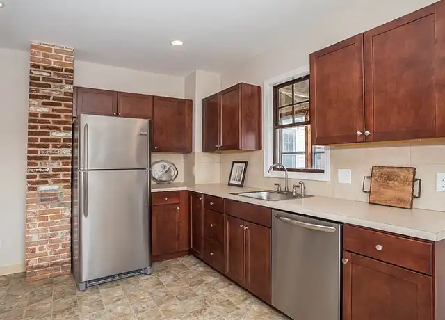 Property at 22 Scott St Unit 1, Woburn, MA, 01801, 2 beds, 1 bath, [object Object]