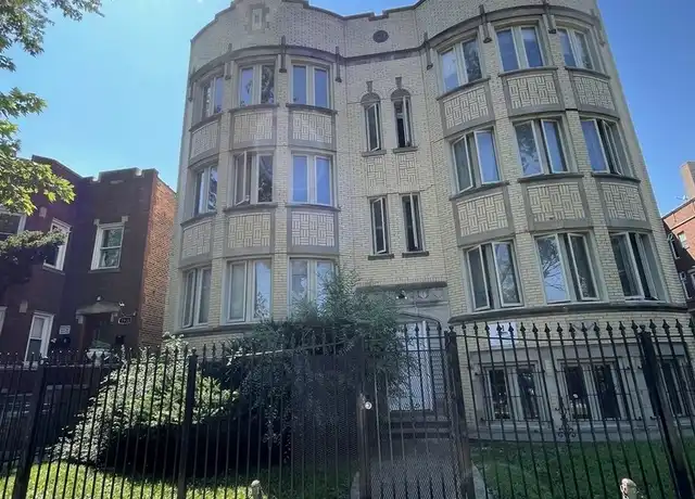 Property at 7932 S Kingston Ave Unit 3S, Chicago, IL, 60617, 2 beds, 1 bath, [object Object]