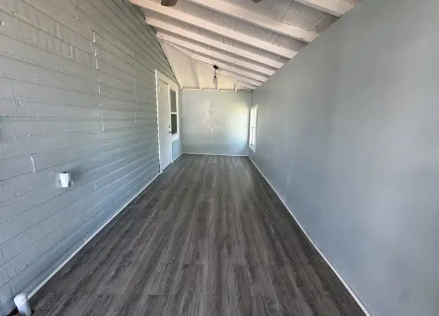 Property at 348 S Central Ave, Umatilla, FL, 32784, 2 beds, 1 bath, [object Object]