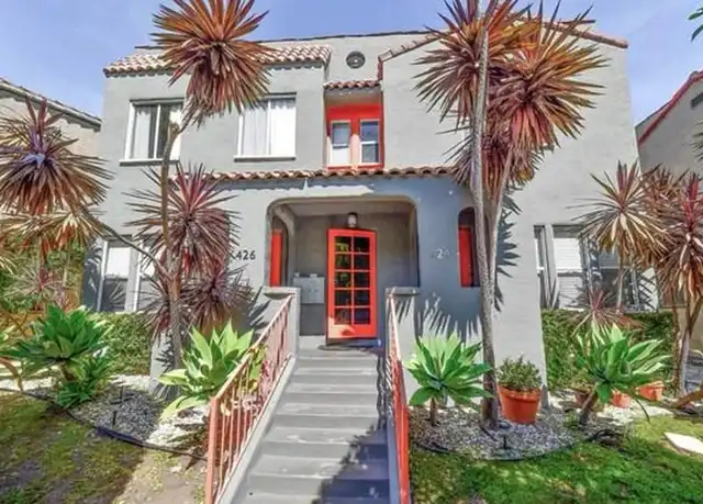 Property at 424 N Orange Grove Ave, Los Angeles, CA, 90036, 2 beds, 1 bath, [object Object]