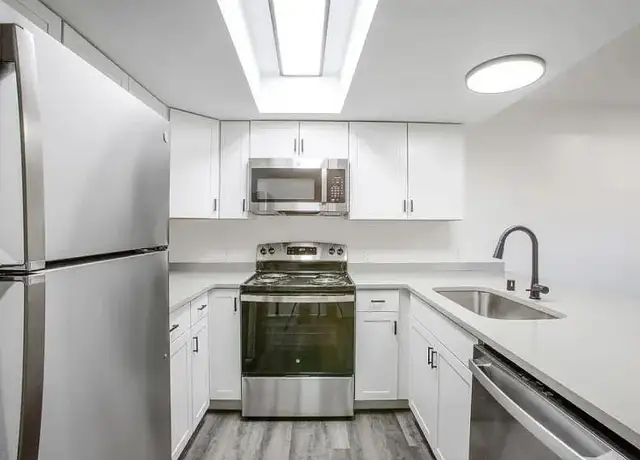Photo of 12050 Candelaria Rd NE, Albuquerque, NM 87112