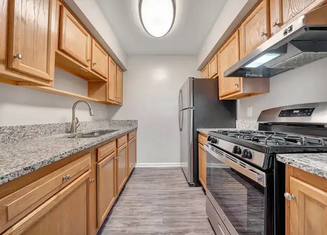 Property at The View at 777 - 777 Roanoke Blvd, Salem, VA, 24153, 1 bed, 1 bath, [object Object]