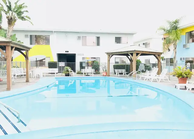 Photo of 10261 Western Ave, Downey, CA 90241