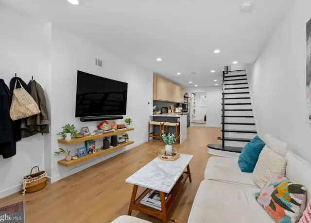 Property at 906 E Passyunk Ave, Philadelphia, PA, 19147, 3 beds, 2 baths, [object Object]