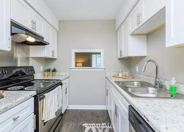 Property at Laurel Ridge Apartments - 4715 Bonny Oaks Dr, Chattanooga, TN, 37416, 2 beds, 1.5-2 baths, [object Object]