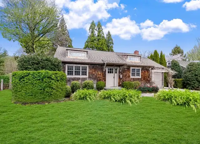 Property at 28 Mill Hill Ln, East Hampton, NY, 11937, 2 beds, 2 baths, [object Object]