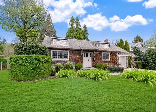 Property at 28 Mill Hill Ln, East Hampton, NY, 11937, 2 beds, 2 baths, [object Object]