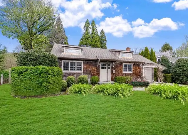Property at 28 Mill Hill Ln, East Hampton, NY, 11937, 2 beds, 2 baths, [object Object]