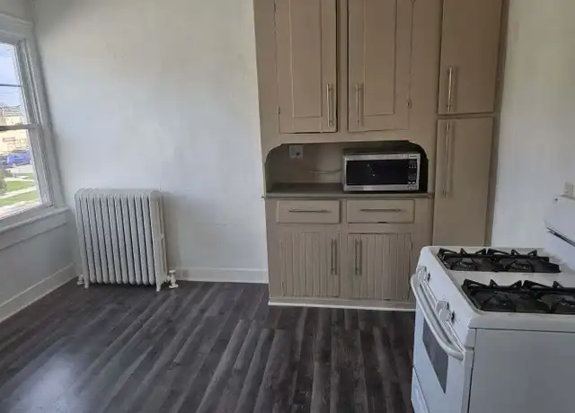 Property at 1330 N 12th St Unit 5, Sheboygan, WI, 53081, 1 bed, 1 bath, [object Object]