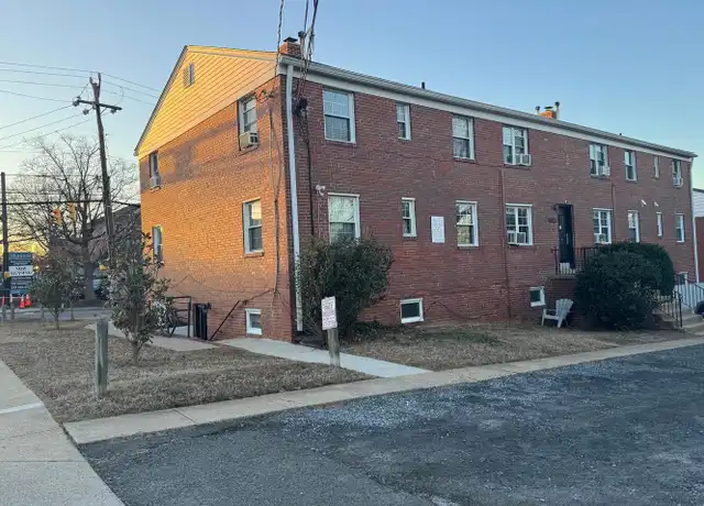 Property at 133 S Courthouse Rd Unit 8, Arlington, VA, 22204, 1 bed, 1 bath, [object Object]