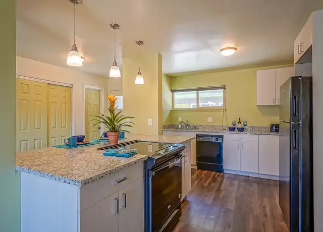 Property at Q @ Uptown - 7801 Marble Ave NE, Albuquerque, NM, 87110, 2-3 beds, 1.5-2.5 baths, Contact for Price